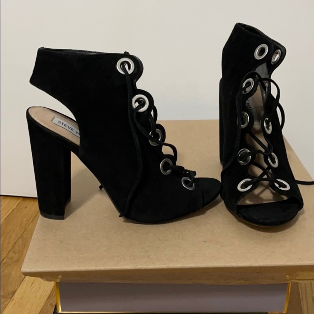 Heels - Picture 3 of 3